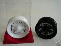 rare-yomega-wing-force-black-white-set-yo-yo_1_5e85817b04af022c62e106c31e0bc465